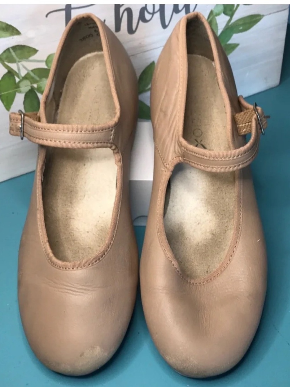 Preowned Capezio tan Mary jane tap shoes women size 6